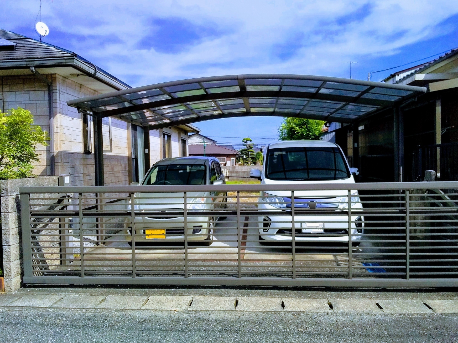 ガレージ2台の工事費込み相場と費用内訳を初心者向けに解説！主要メーカー別比較や追加費用も公開 画像