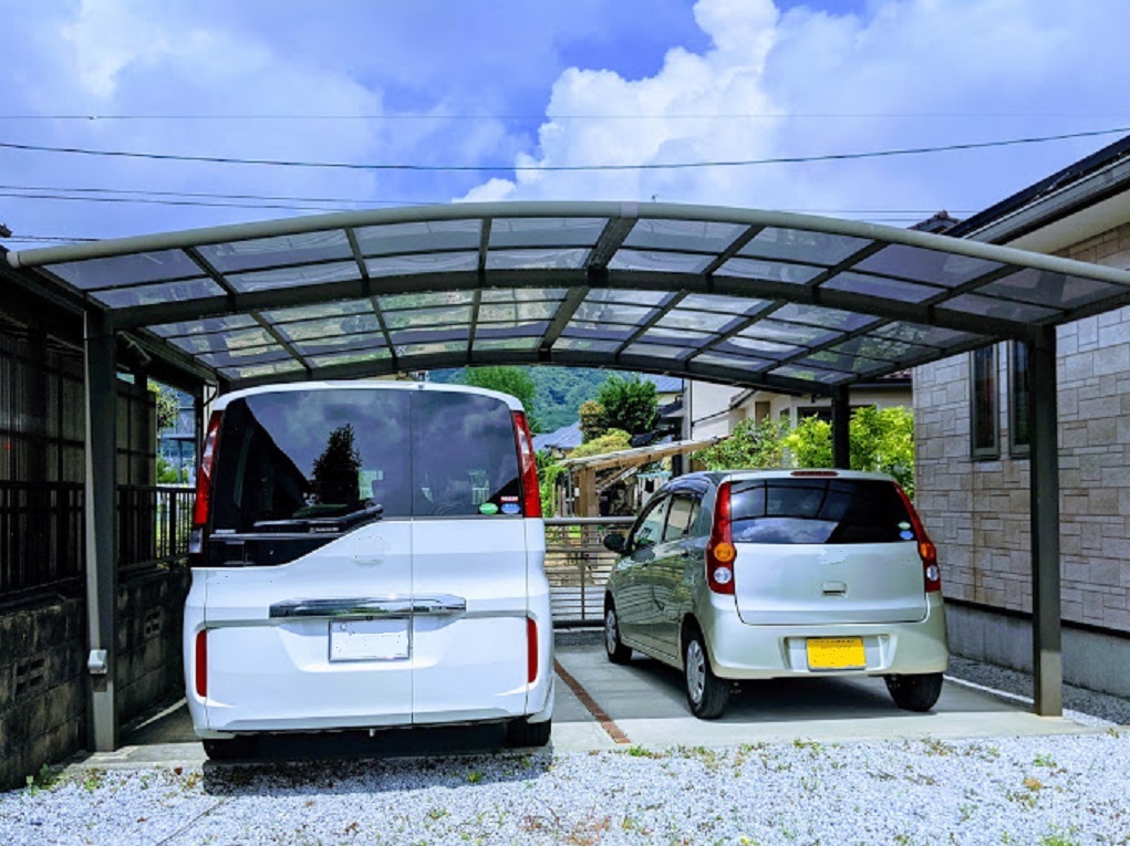 カーポートを2台工事費込みでコンクリートまで相場や費用のすべてを徹底解説! 画像