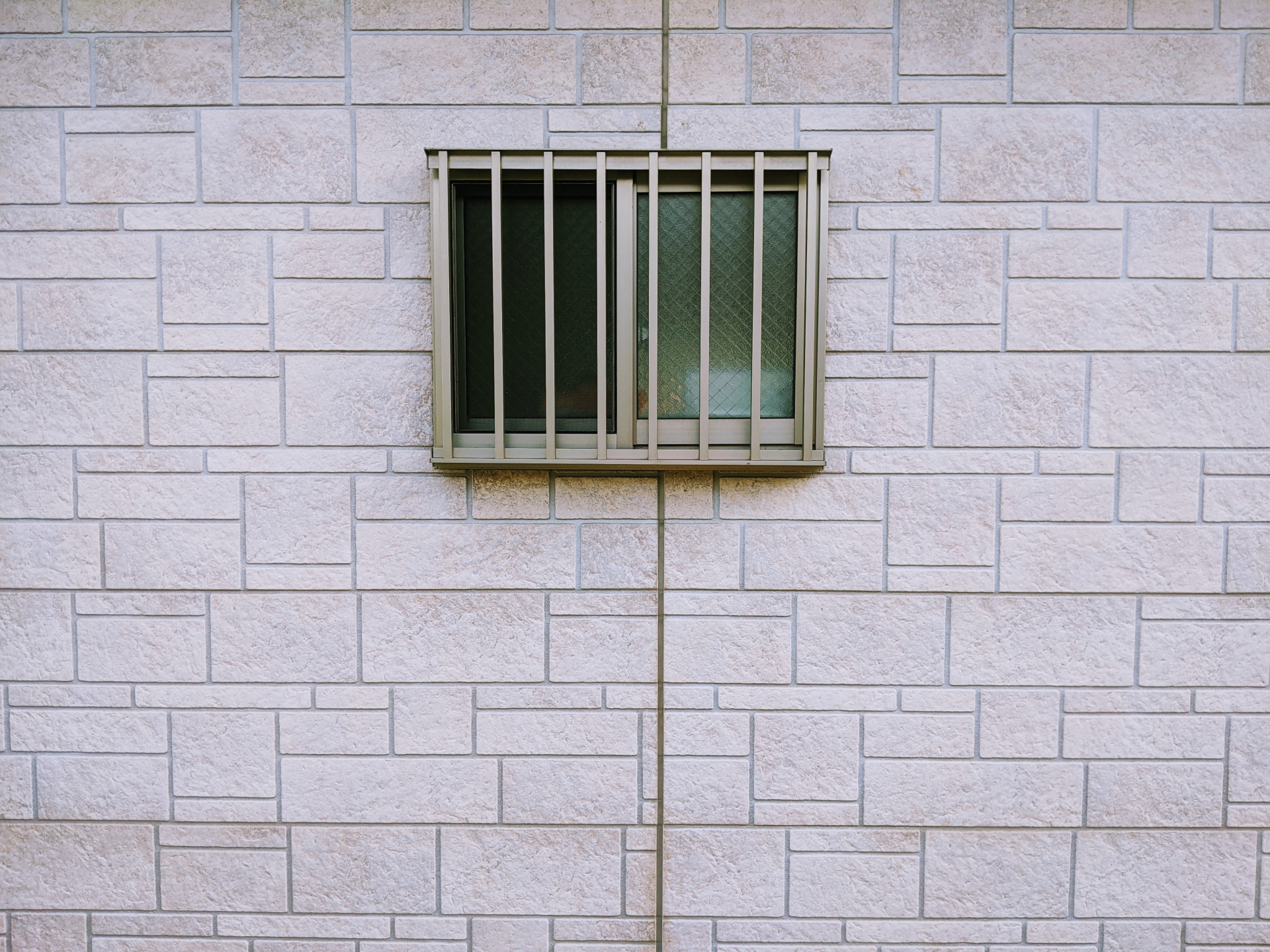 ブロック塀のタイル張りの費用で相場と内訳を早わかり！ムダなく賢く節約術 画像