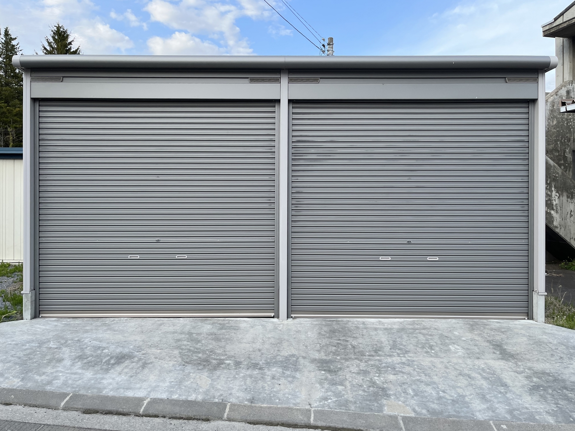 2台用のイナバガレージで工事費込みの費用相場と内訳を比較し追加費用も実例で大公開！ アイキャッチ画像