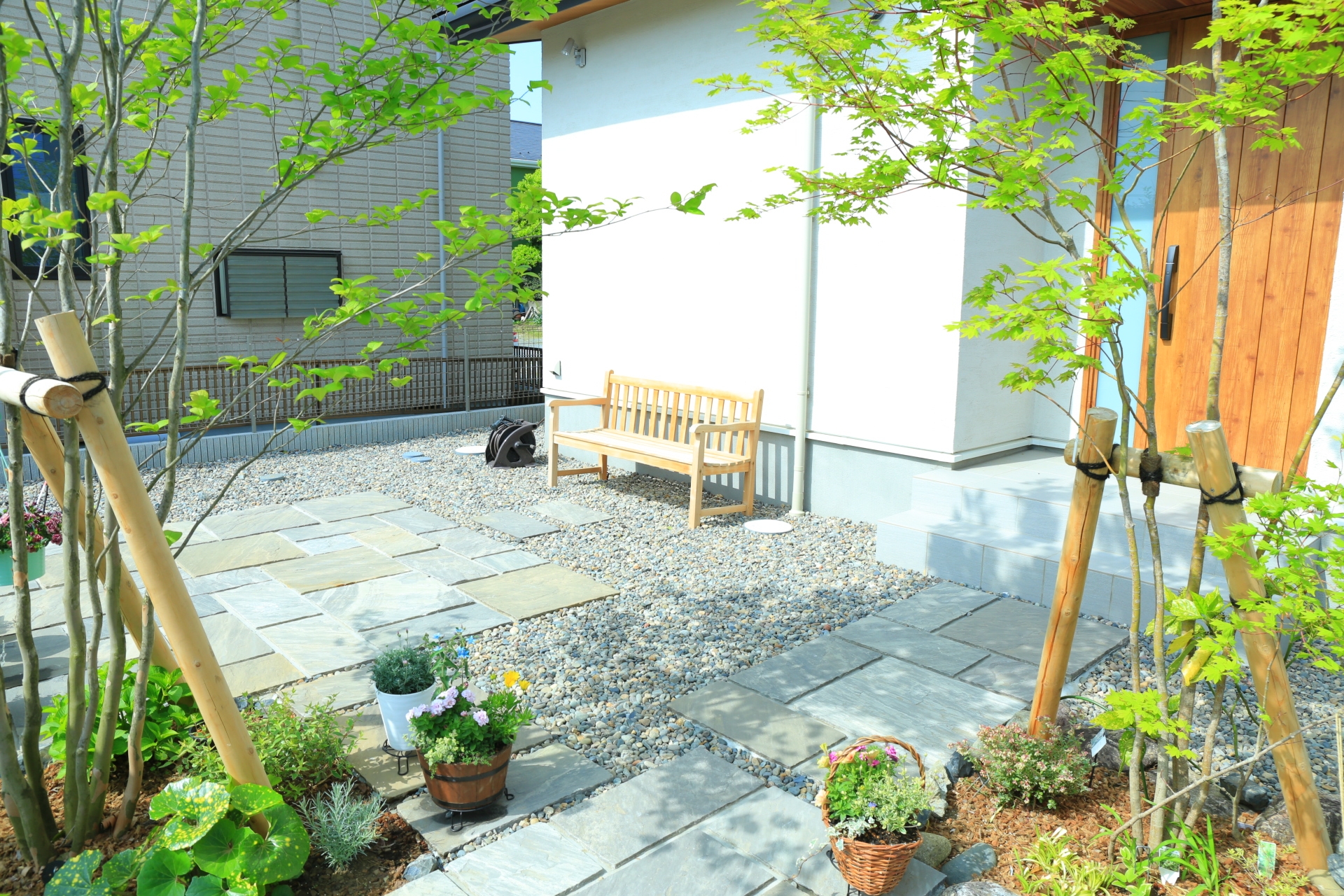 新築住宅の予算80万円での外構工事はどこまでできる？失敗しないためのコツと理想の仕上がり実現術 画像