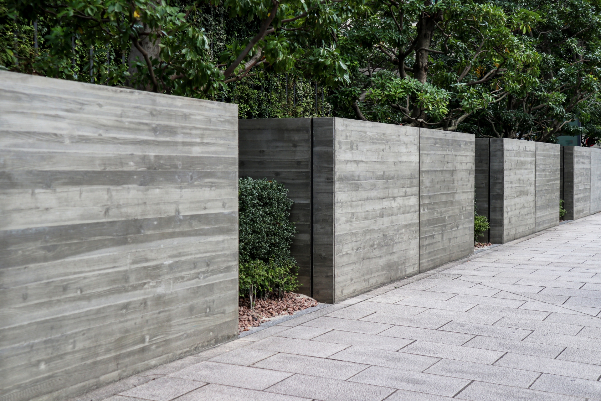 800万の外構工事で損しない相場の内訳や削る優先順位と比較術を徹底解説！知らなきゃ損するポイント満載 画像