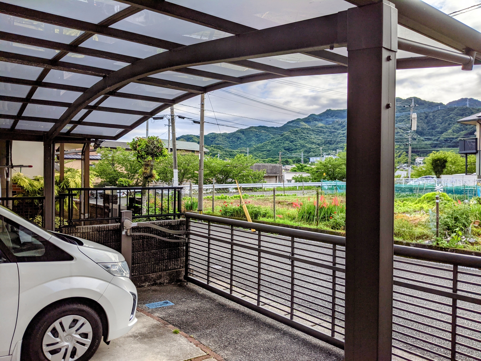 2台カーポートの延長で後悔しない!間口と梁の選び方や費用・DIY限界を徹底ガイド 画像