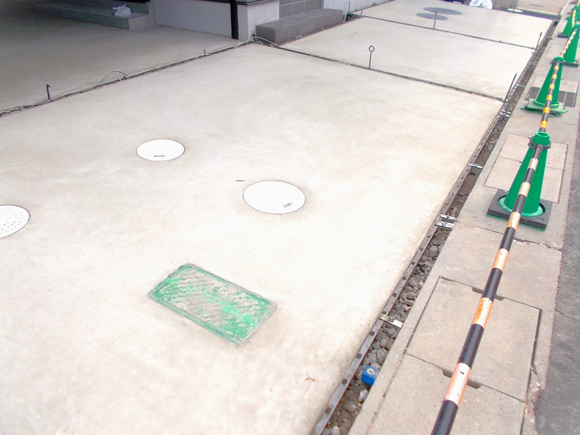 駐車場3台分のコンクリート費用相場と工事内訳を丸ごと解説！知らなきゃ損する節約のコツ 画像