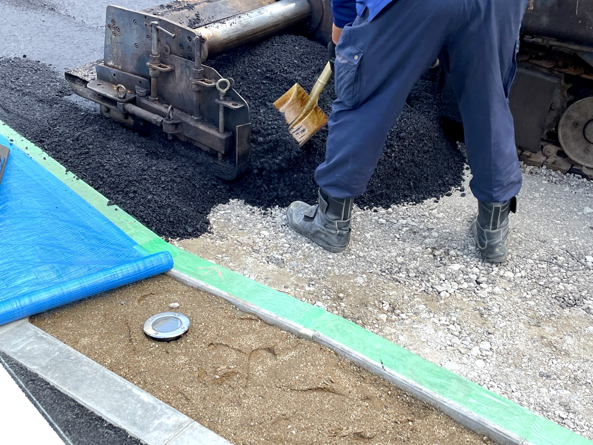 アスファルト舗装単価と公共工事の差は？手抜きの罠と駐車場費用相場をプロが解説 画像