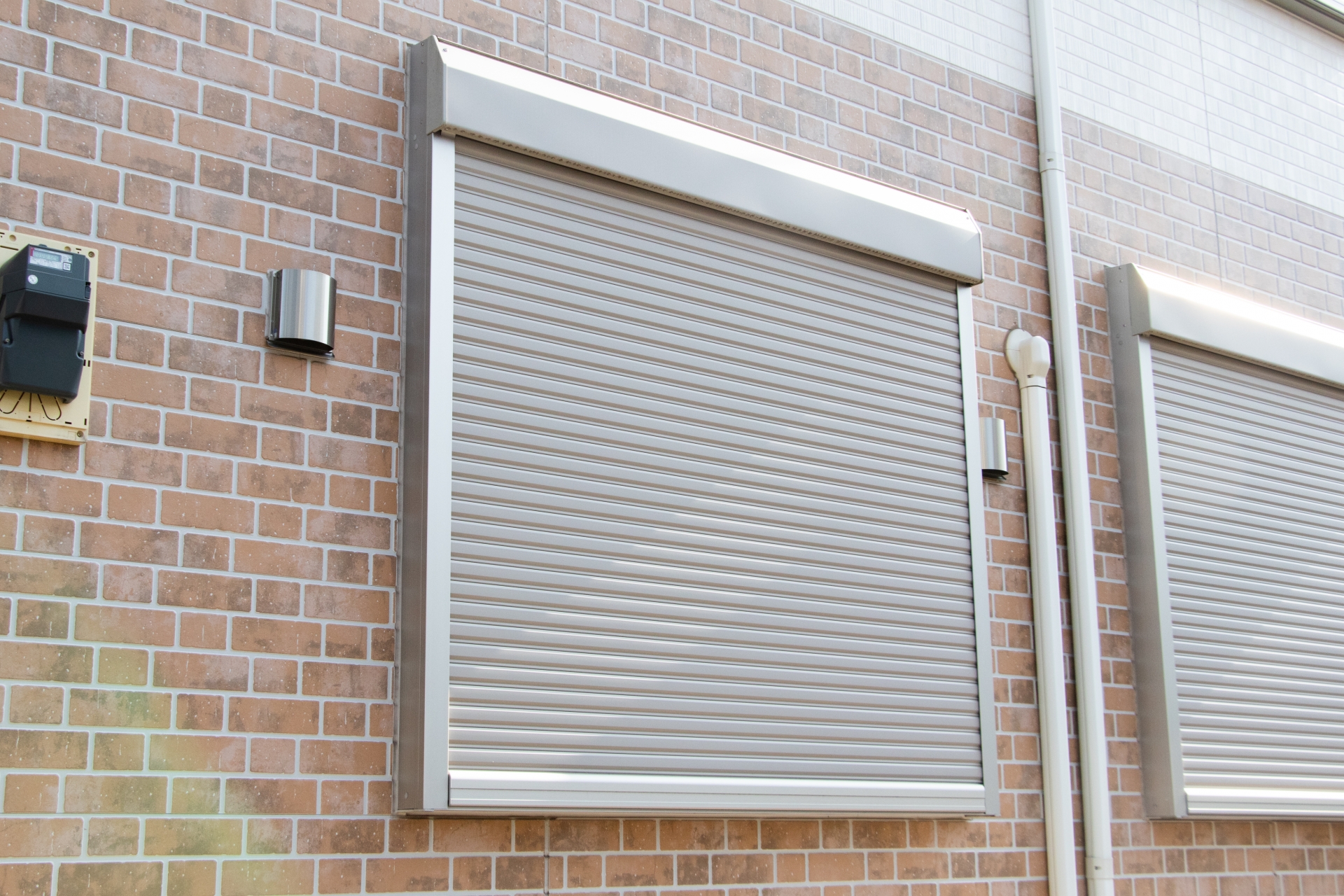 ヘーベルハウスの住宅にシャッターを後付け！費用相場とALCを守る電動化の正解 画像