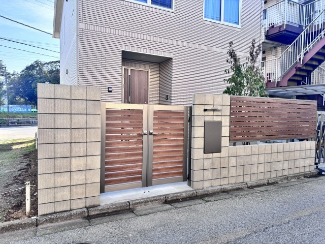 ピンコロで作る花壇がかわいいお庭🌹 画像