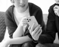 検討中　夫婦　写真