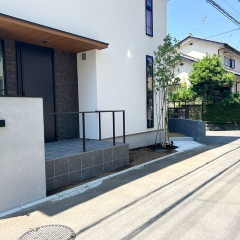 シンプルだけとカッコイイ😎👍✨外構 アイキャッチ画像