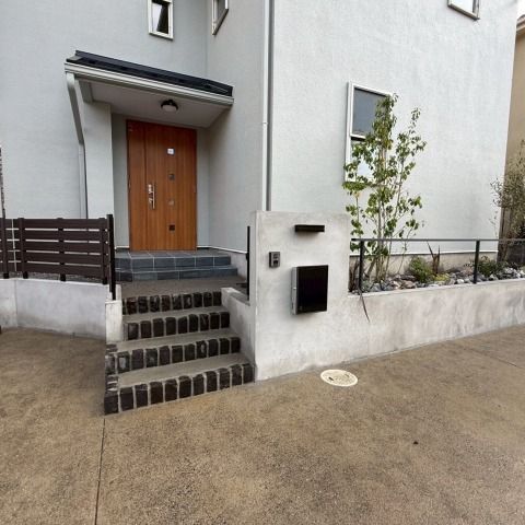 今どきのおしゃれな外構にフルリフォームしました！ アイキャッチ画像