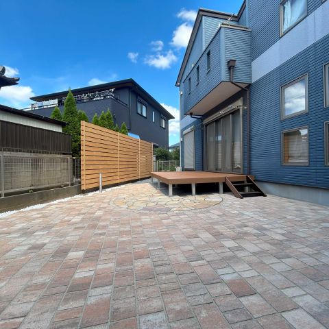 雑草だらけで大変だったお庭が、手間いらずの快適空間に！ アイキャッチ画像